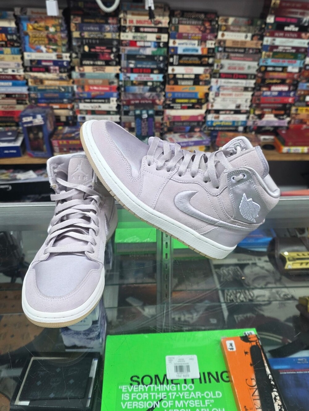 Women's Nike Air Jordan 1 Retro High Season Of Her Barely Grape Size 7.5